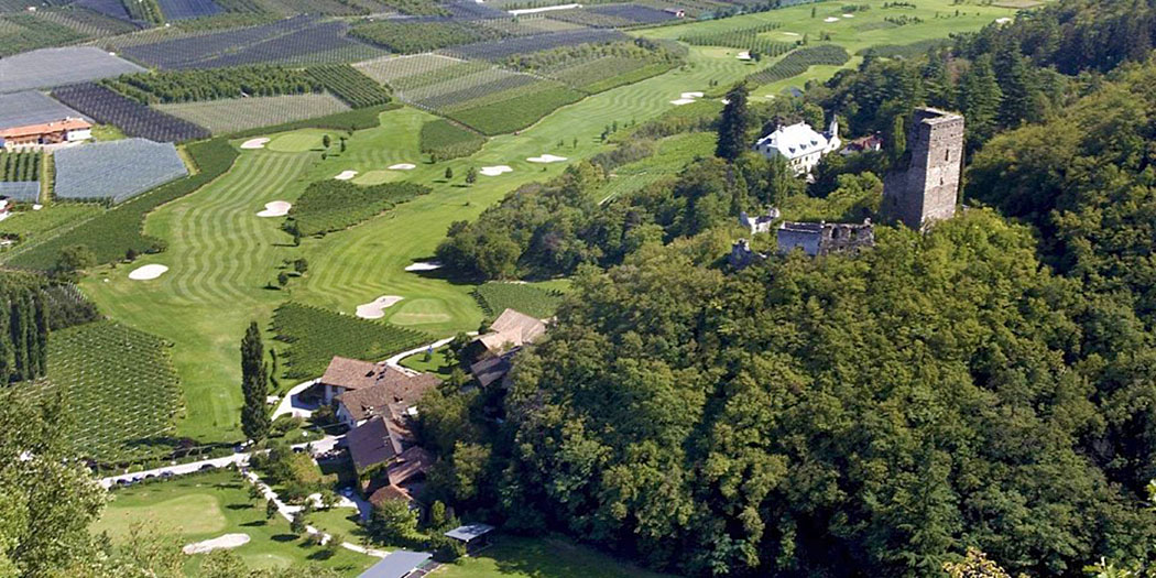 Mehr über den Artikel erfahren Golf Club Lana: Mediteranes Flair und scheebedeckte Berge