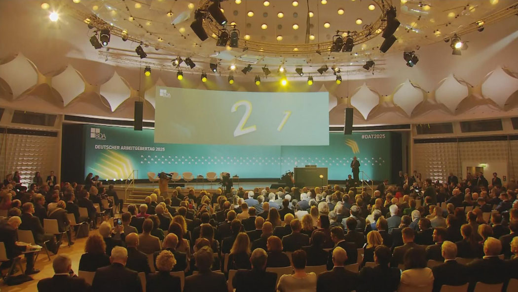 Mehr über den Artikel erfahren Ein unwürdiger Auftritt der Arbeitgeber